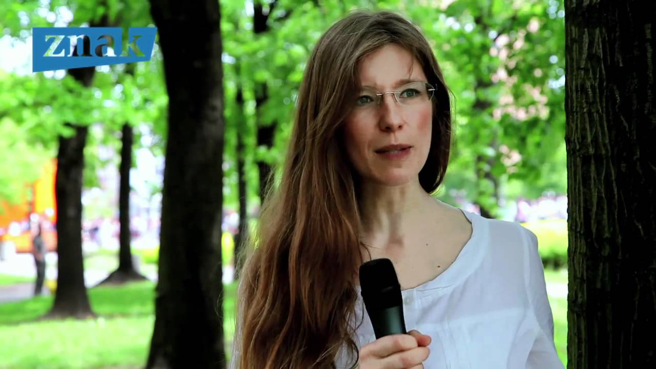 Agnieszka Wolny-Hamkało o "Wypalaniu traw" W. Jagielskiego - YouTube Agnieszka Wolny Hamkało Moja Córka Komunistka