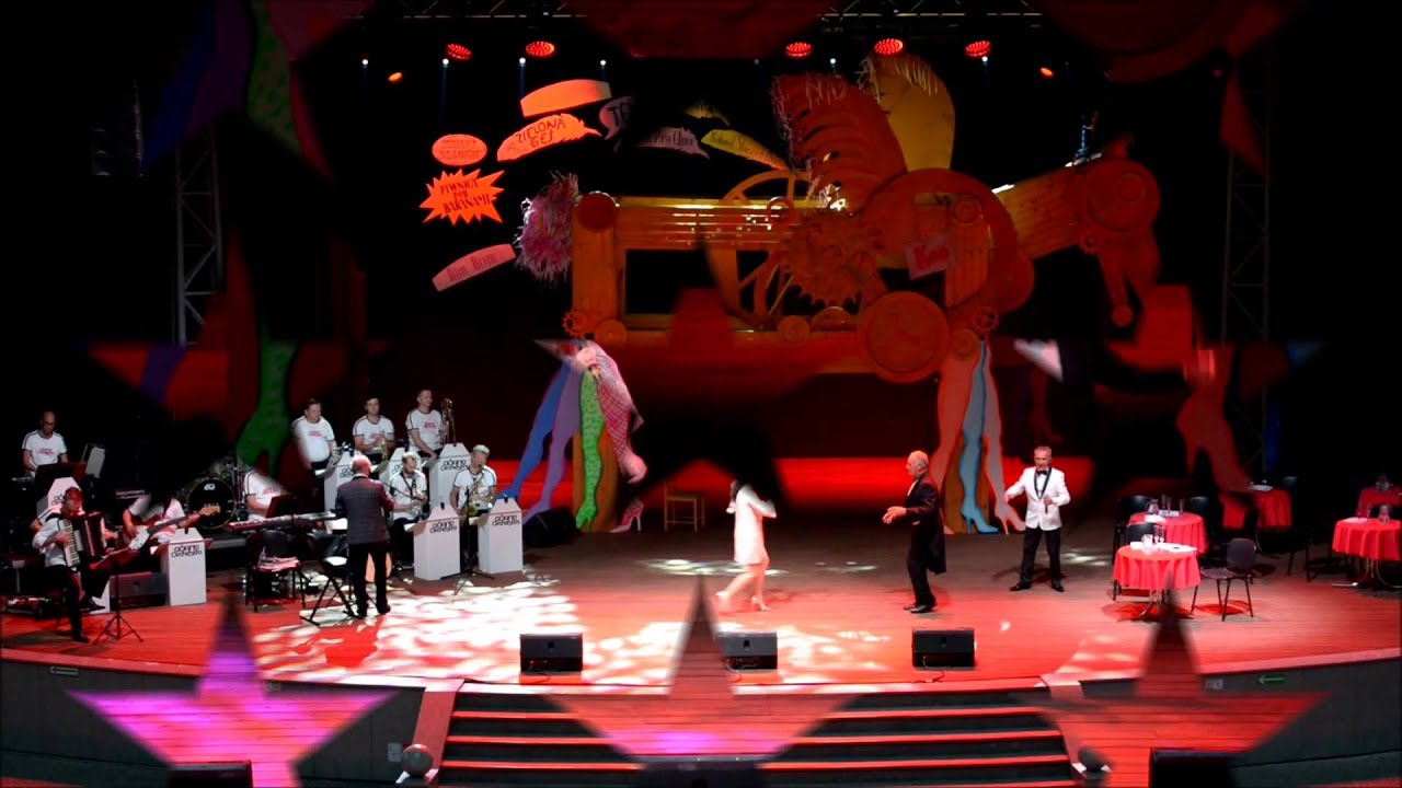 Amfiteatr Gala Piosenki Kabaretowej - YouTube Dziewczyna Z Przedwojennej Piosenki Kabaretowej