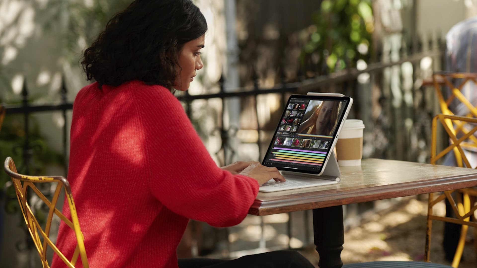 Apple iPad Pro: Major upgrade reportedly coming next year Wirtuozi 20 Wieku Grający Na Gitarze