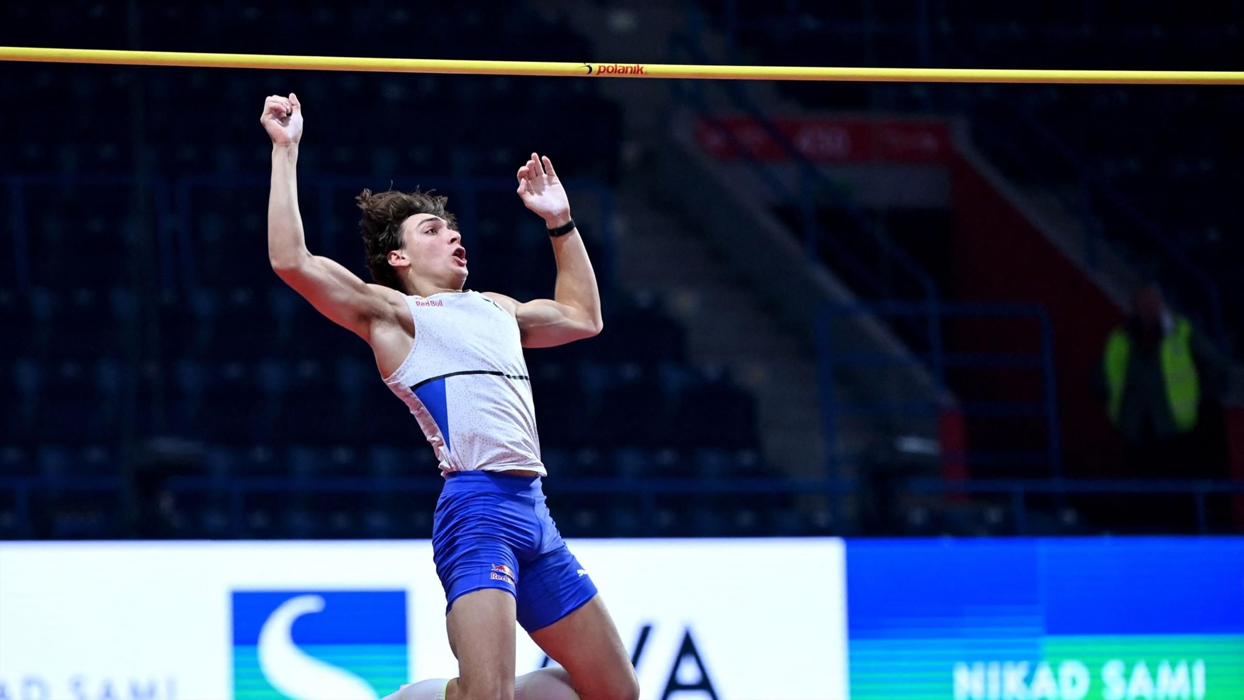 Armand Duplantis ustanowił rekord świata w skoku o tyczce - ile wynosi Ile Wynosi Rekord świata W Skoku W Dal Mężczyzn