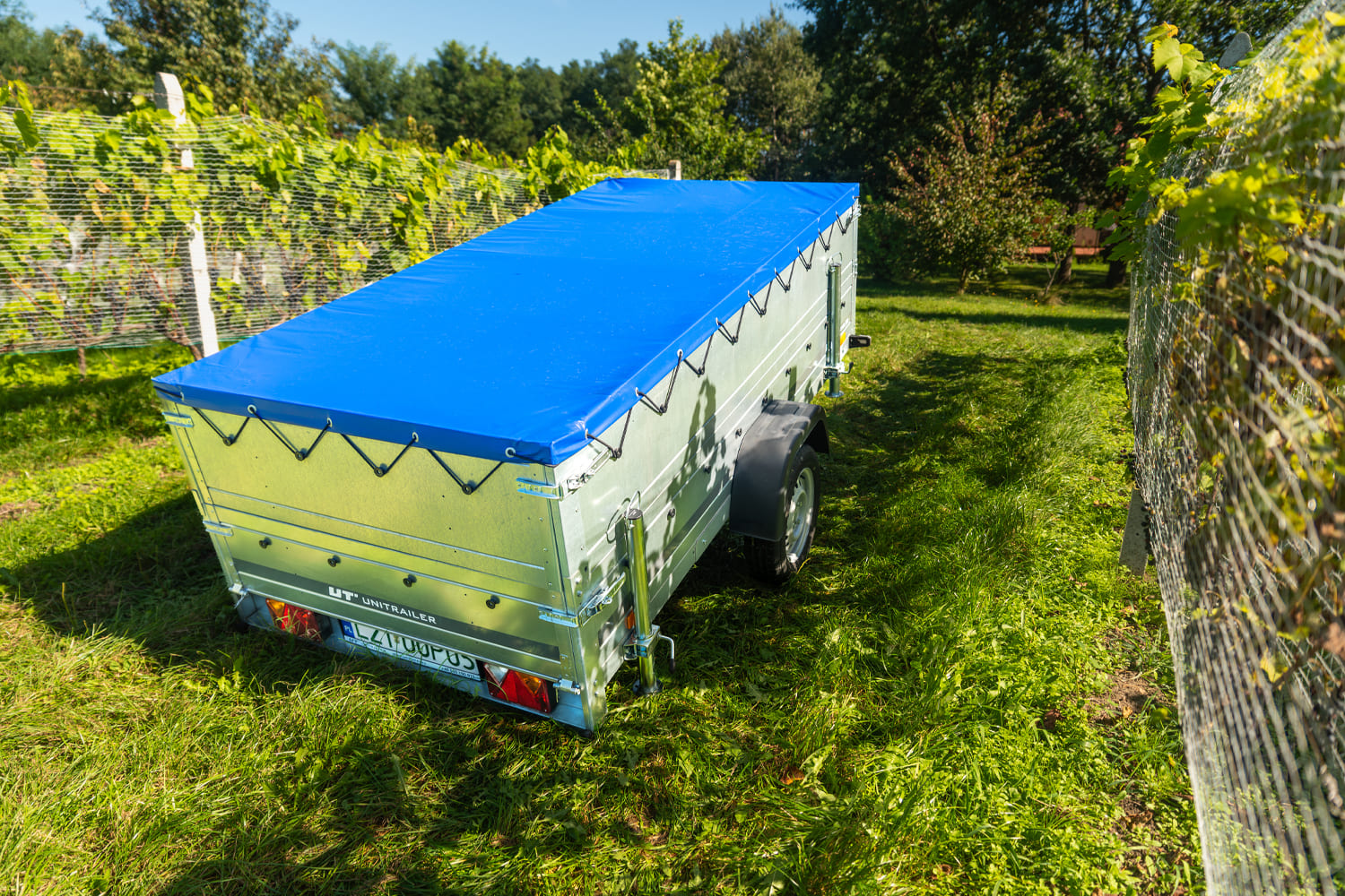 Blog motoryzacyjny o przyczepach, lawetach i kamperach - UNITRAILER Jak Przewieziesz Ladunek Sypki W Przyczepie Ciagnietej Przez Samochod Osobowy