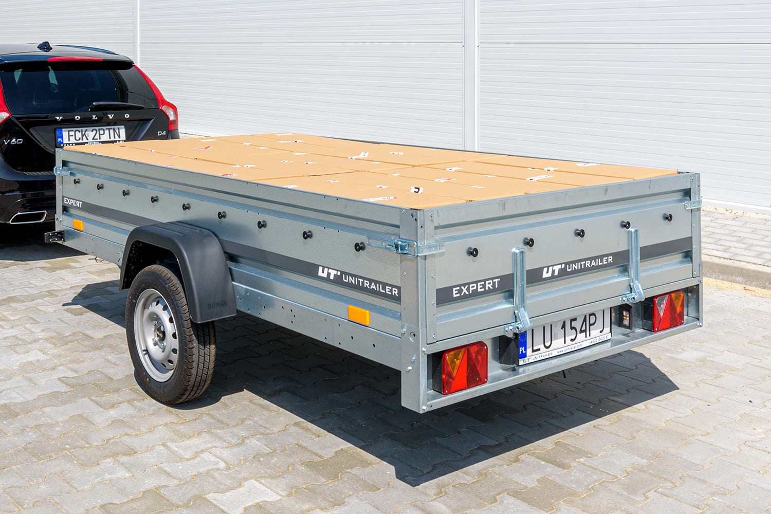 Blog motoryzacyjny o przyczepach, lawetach i kamperach - UNITRAILER Jak Przewieziesz Ladunek Sypki W Przyczepie Ciagnietej Przez Samochod Osobowy