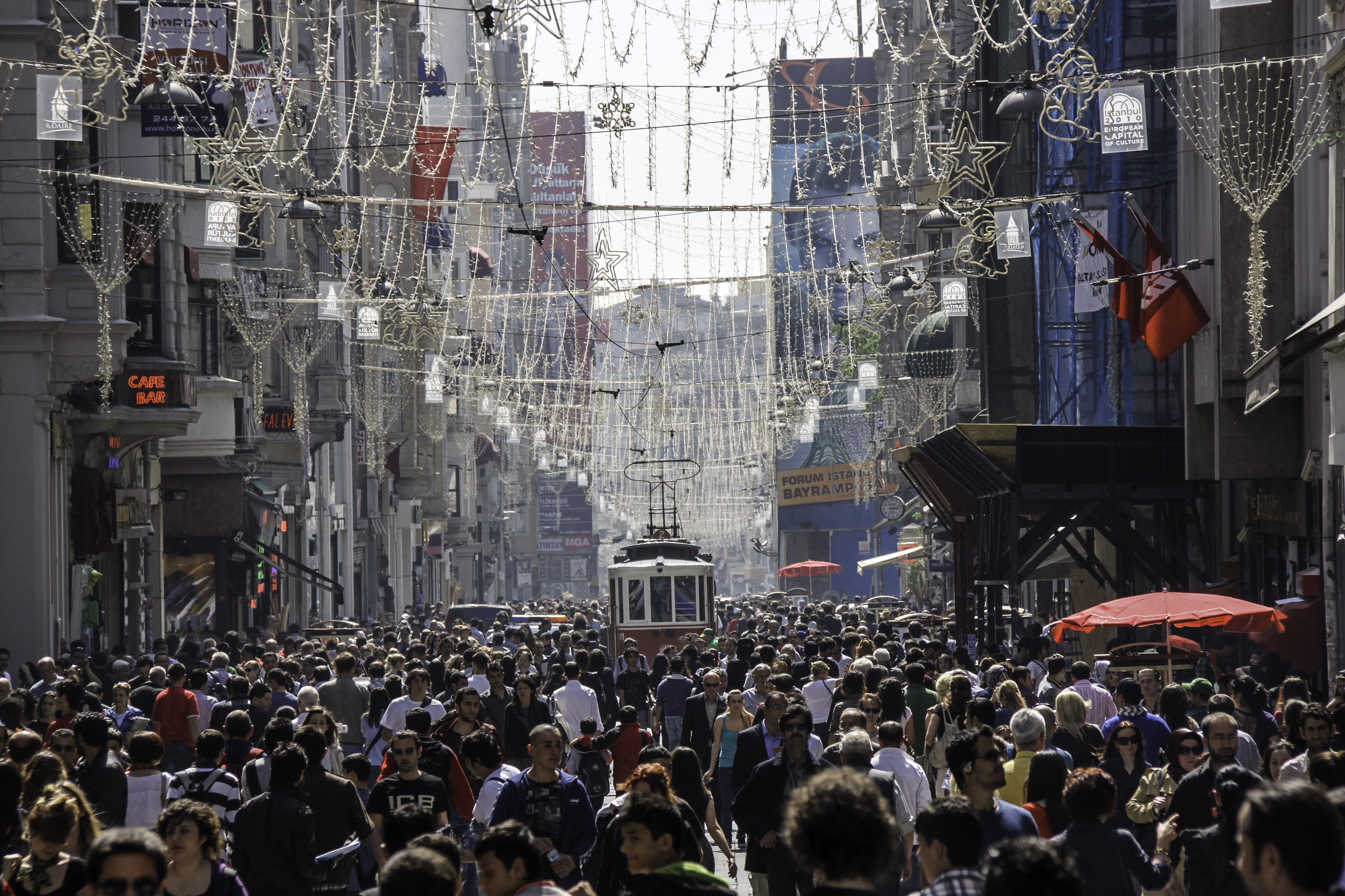 Busy Afternoon in Istiklal , Istanbul, Turkey image - Free stock photo Busy Z Włocławka Do Niemiec