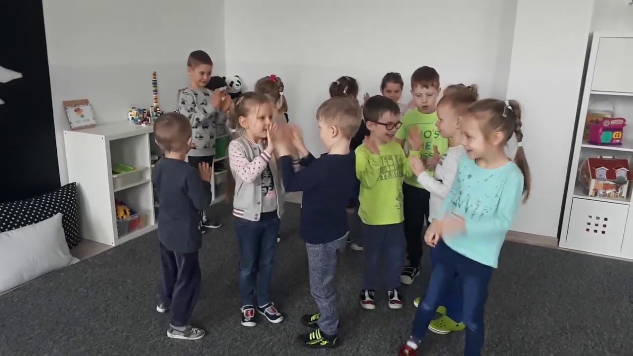 Buty Basi inspiracje muzyczno ruchowe Marii Tomaszewskiej w grupie Inspiracje Muzyczno Ruchowe Marii Tomaszewskiej