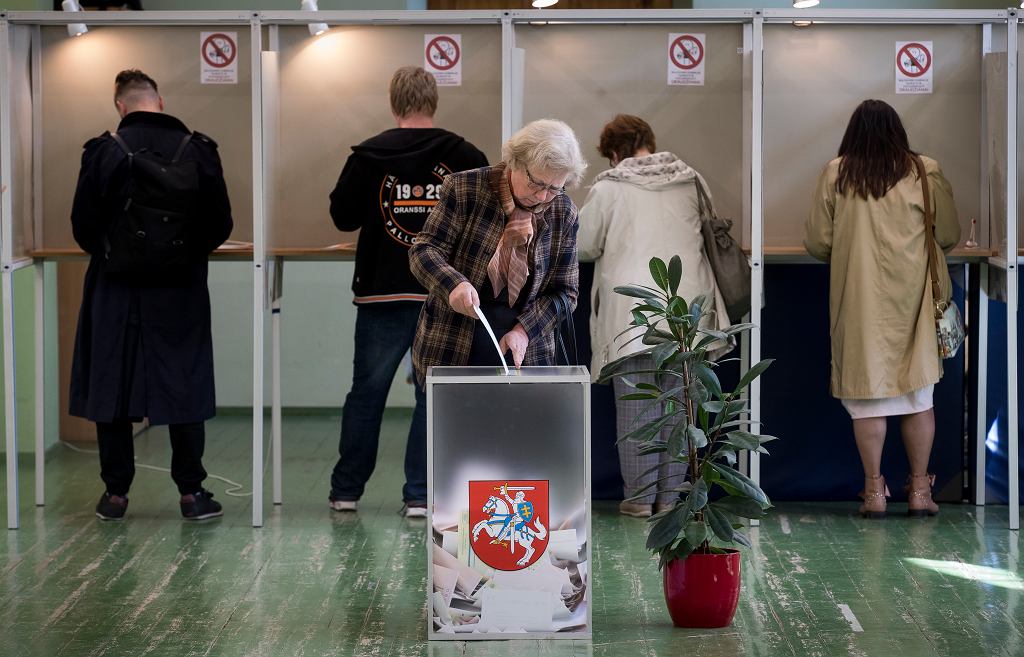 Była minister finansów, konserwatystka Ingrida Simonyte i ekonomista Wybory Prezydenckie Na Litwie 2019
