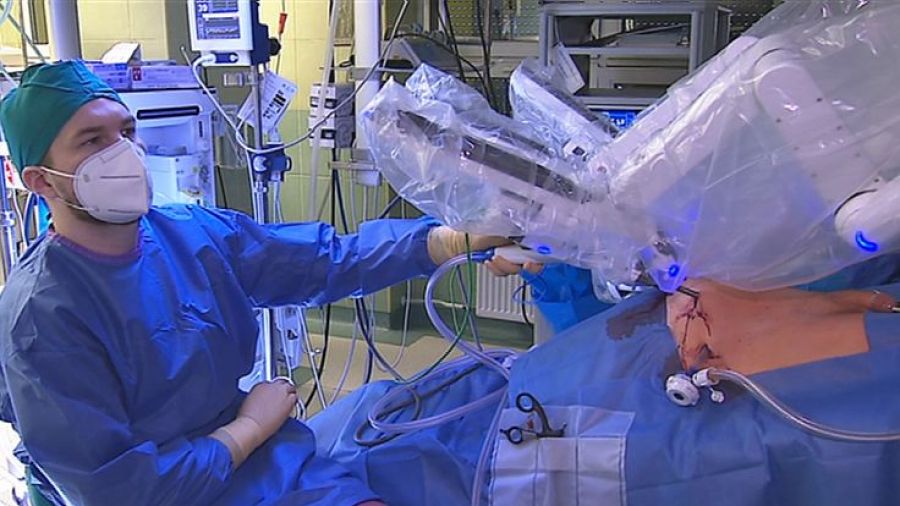 Coraz więcej operacji z wykorzystaniem robotów wykonywanych na Podkarpaciu Rekonstrukcja Języka Po Operacji Onkologicznej