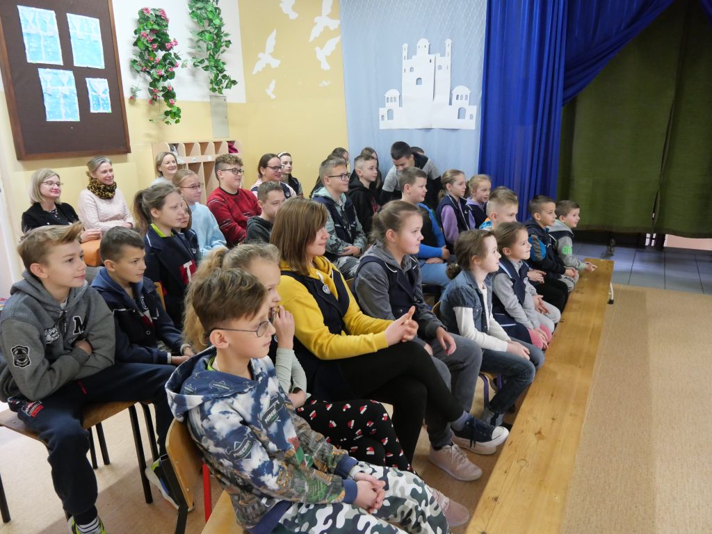 Cyrk przyjechał, a w nim konie, słonie … – Szkoła Podstawowa w Lipiu Szkoła Podstawowa W Lipiu Gmina Brody