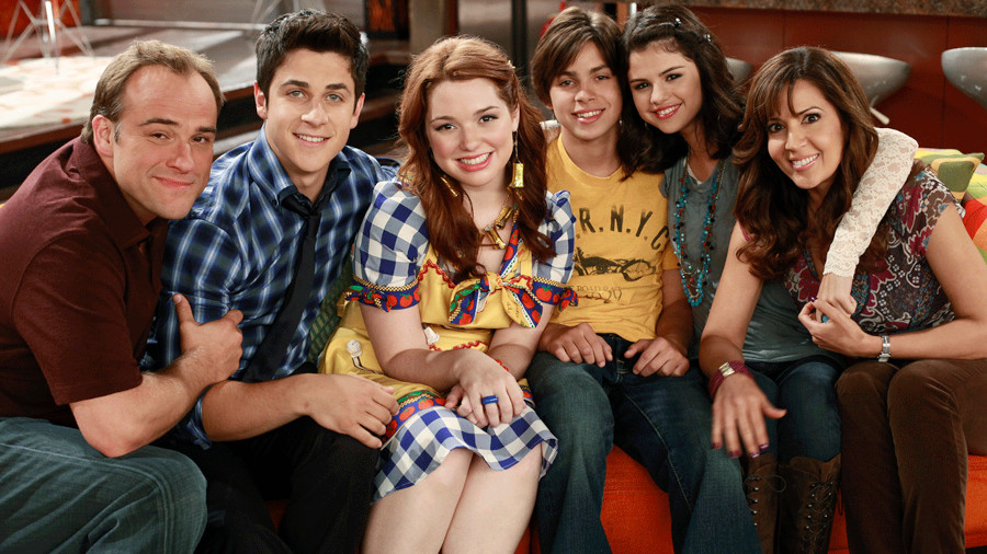 Czarodzieje z Waverly Place już oficjalnie. Selena Gomez i David Henrie Gry Czarodzieje Z Waverly Place Film