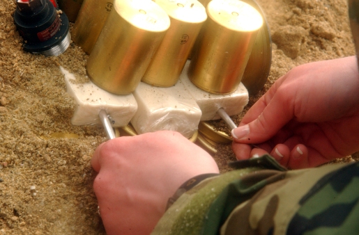 Dummy C-4 bomb - General prop Materiał Wybuchowy Znajdujący Się W Pocisku