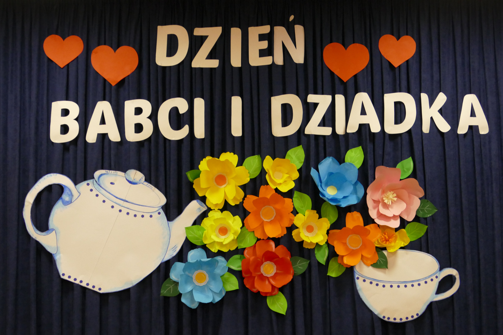 Dzień Babci i Dziadka w przedszkolu – Zespół Szkół Katolickich im. ks Dekoracja Na Dzien Babci I Dziadka W Szkole