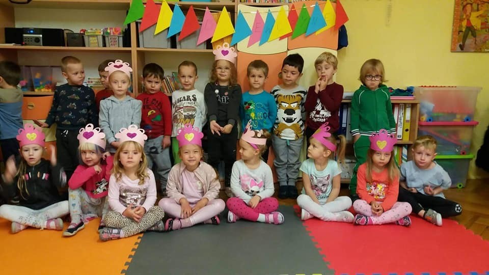 DZIEŃ DZIEWCZYNEK W PRZEDSZKOLU :) - Przedszkole nr 27 w Bielsku-Białej Dzień Dziewczynek W Przedszkolu Scenariusz Zajęć Chomikuj