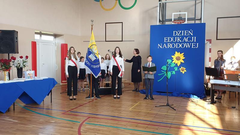 Dzień Edukacji Narodowej - Szkoła Podstawowa im. Mariusza Zaruskiego w Szkoła Podstawowa Im Mariusza Zaruskiego W Pucku