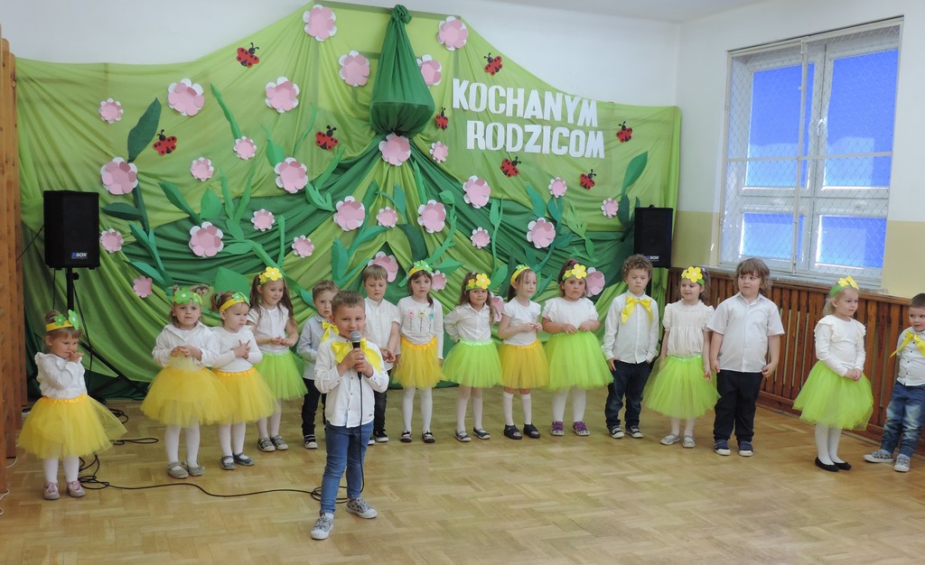 Dzień Mamy i Taty w Szkole Podstawowej w Dobrzeszowie | Gmina Łopuszno Dzień Mamy I Taty W Szkole Podstawowej Scenariusz