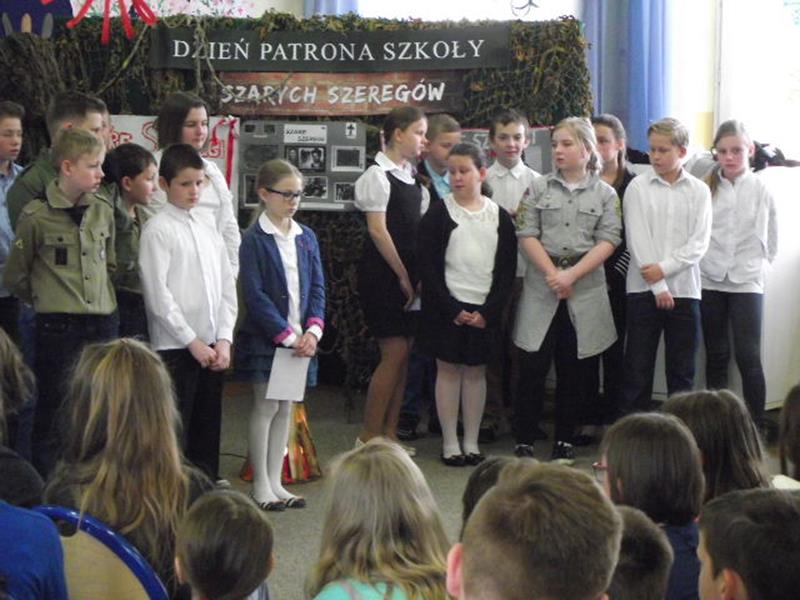 Dzień Patrona | Szkoła Podstawowa nr 3 w Piotrkowie Trybunalskim im Szkola Podstawowa Nr 3 Piotrkw Trybunalski