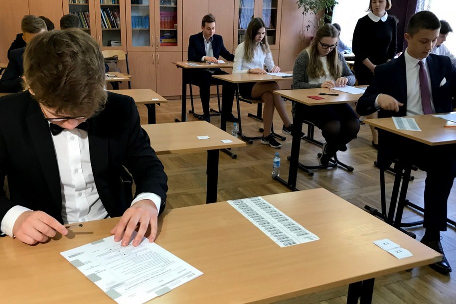 Egzamin gimnazjalny 2018: WOS i historia [ARKUSZE i ODPOWIEDZI] - RMF24.pl Co Warto Wiedzieć Z Historii Na Egzamin Gimnazjalny