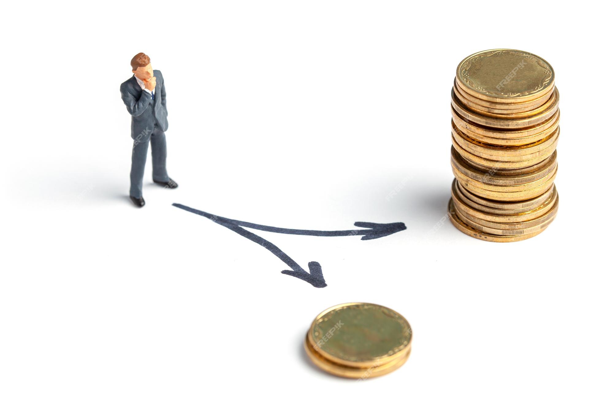 El empresario elige el camino correcto hacia el gran dinero. diferentes Nosotros Tendrian Mucho Dinero Correct Incorrect