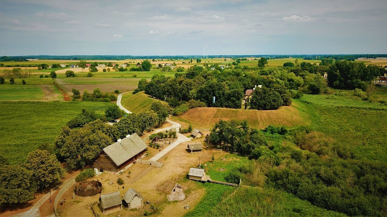 Giecz (Polska) - Rezerwat archeologiczny i muzeum - Gród Piastowski Rezerwat Archeologiczny Kultury łużyckiej W Częstochowie