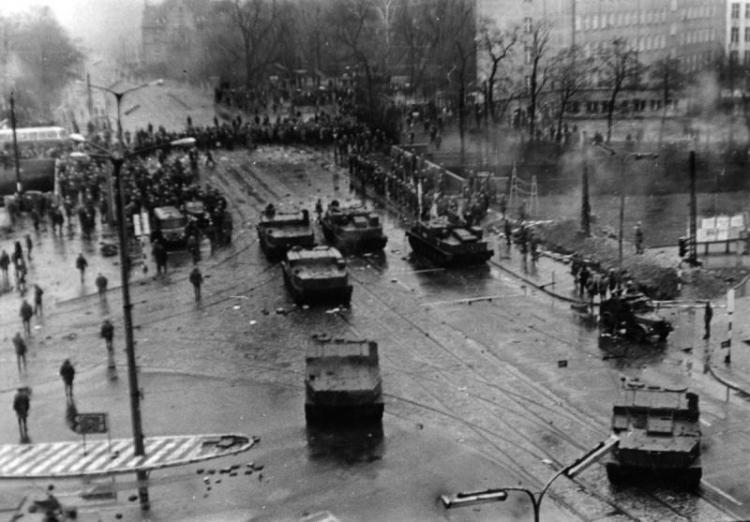 Grudzień 70 - archiwalne nagrania dźwiękowe | dzieje.pl - Historia Polski Grudzień 1970 Przyczyny Przebieg Skutki