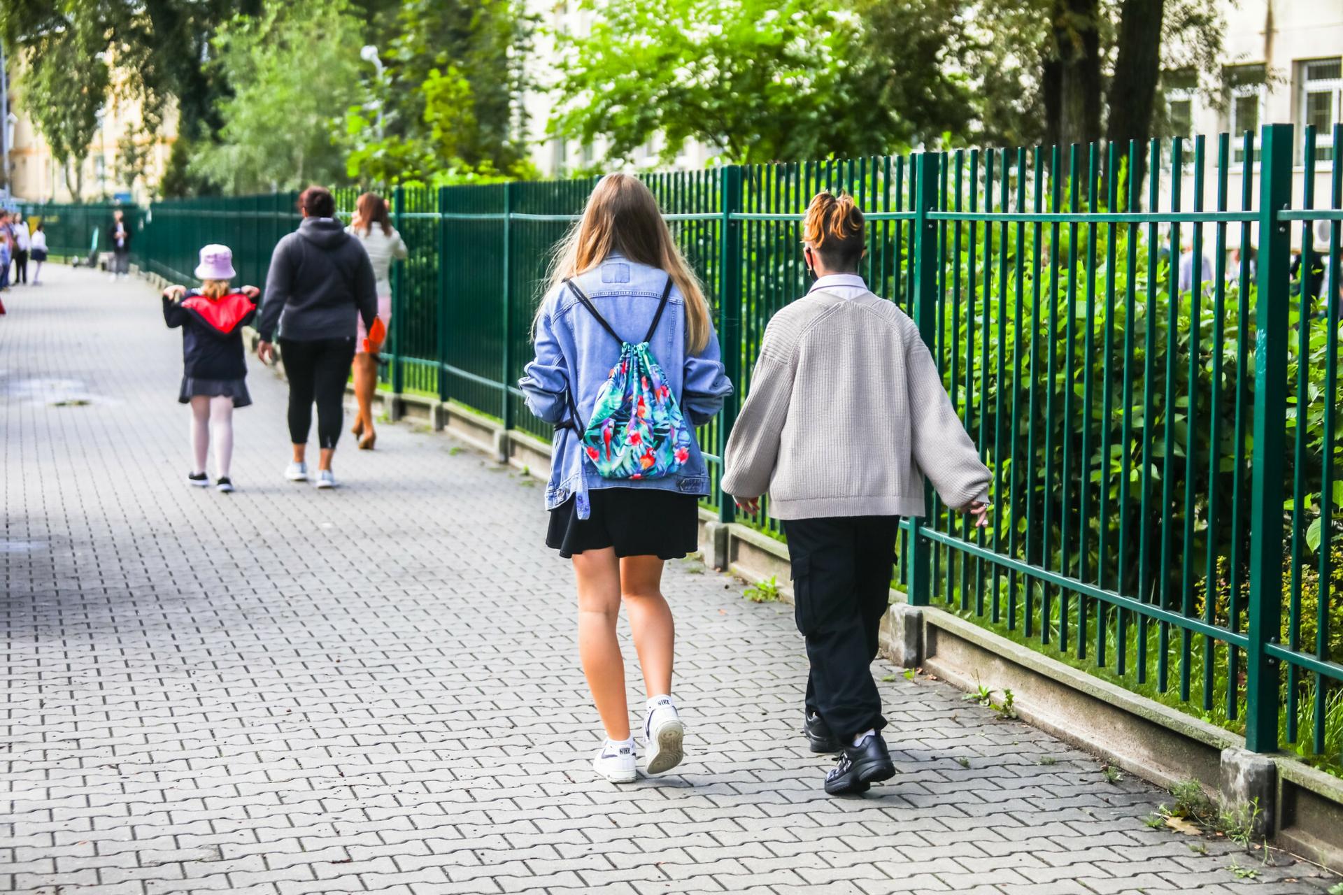 Ile trwa rok szkolny 2022/23? Kiedy się zaczyna i kiedy kończy? - ESKA.pl Czy 2 Listopada Dzieci Ida Do Szkoly