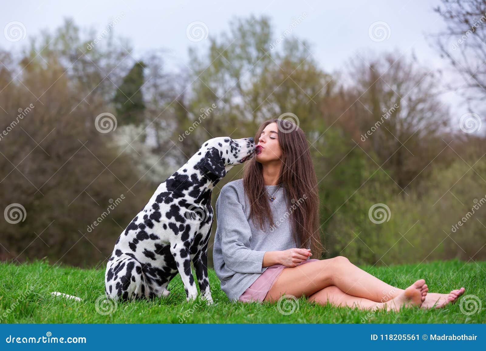 Jeune Fille Baisée Par Son Chien - Chien Nouvelles Elle Se Fait Baiser Par Un Chien
