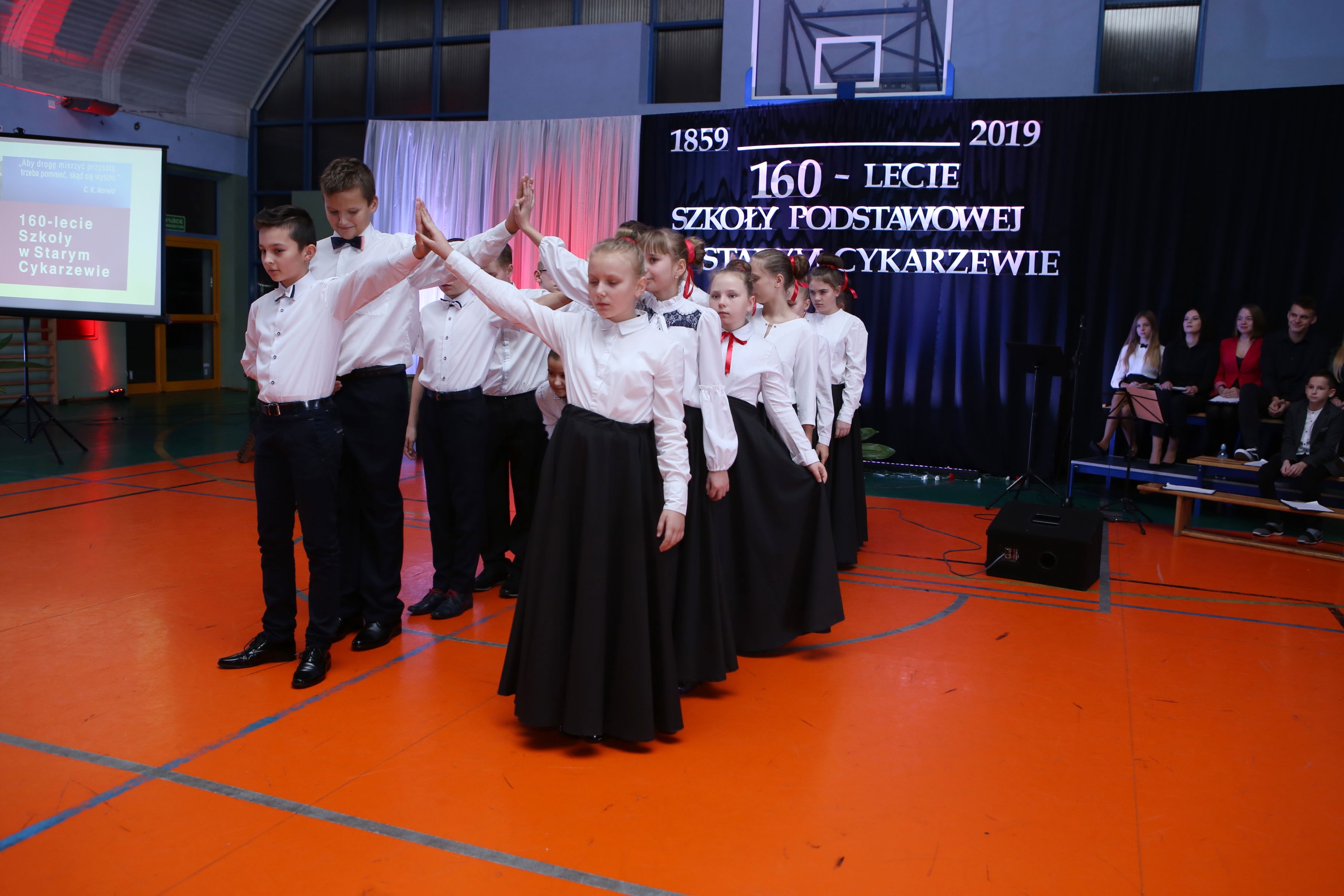 Szkoła Podstawowa W Starym Cykarzewie