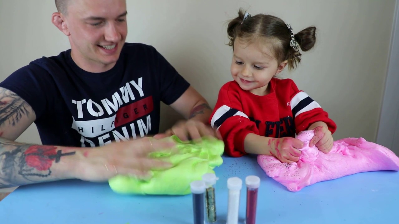 Julia i tata robią slime. Jak zrobic domowy slime. - YouTube Domowy Slime