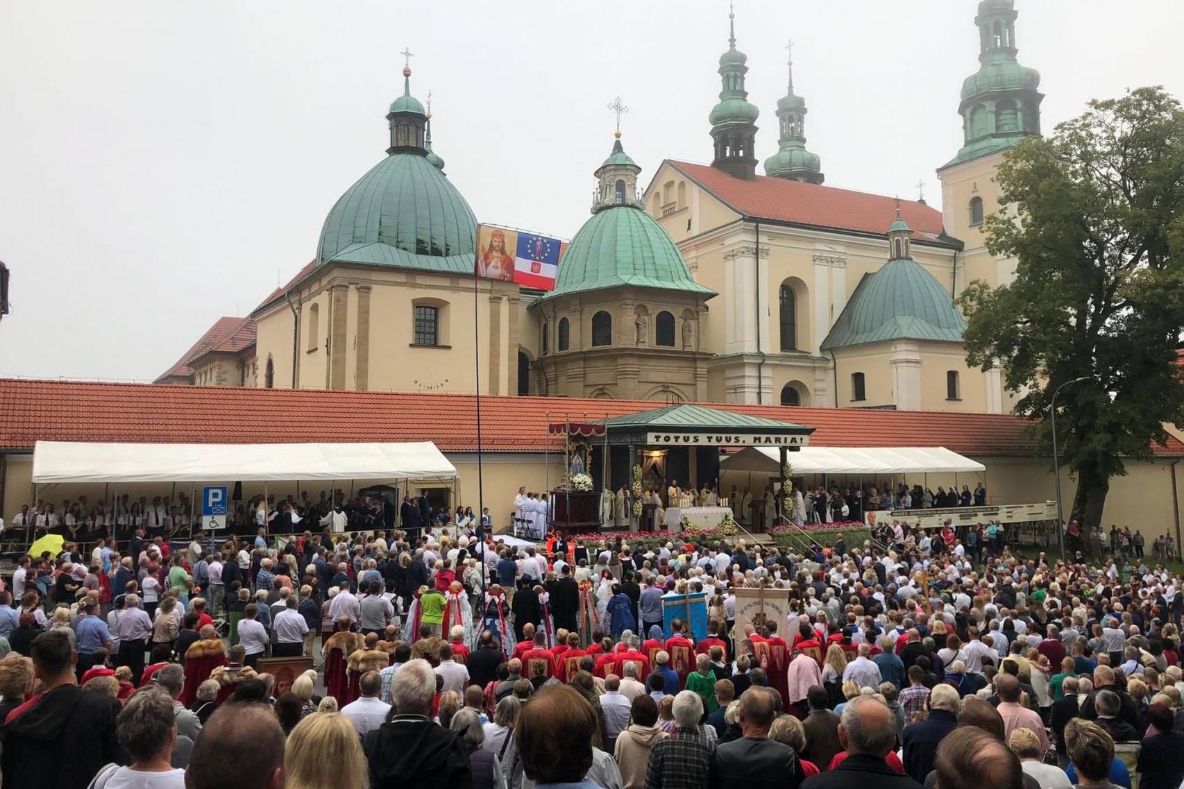 Kalwaria Zebrzydowska: 50 tys. wiernych wzięło udział w obchodach Wywóz śmieci Kalwaria Zebrzydowska 2018