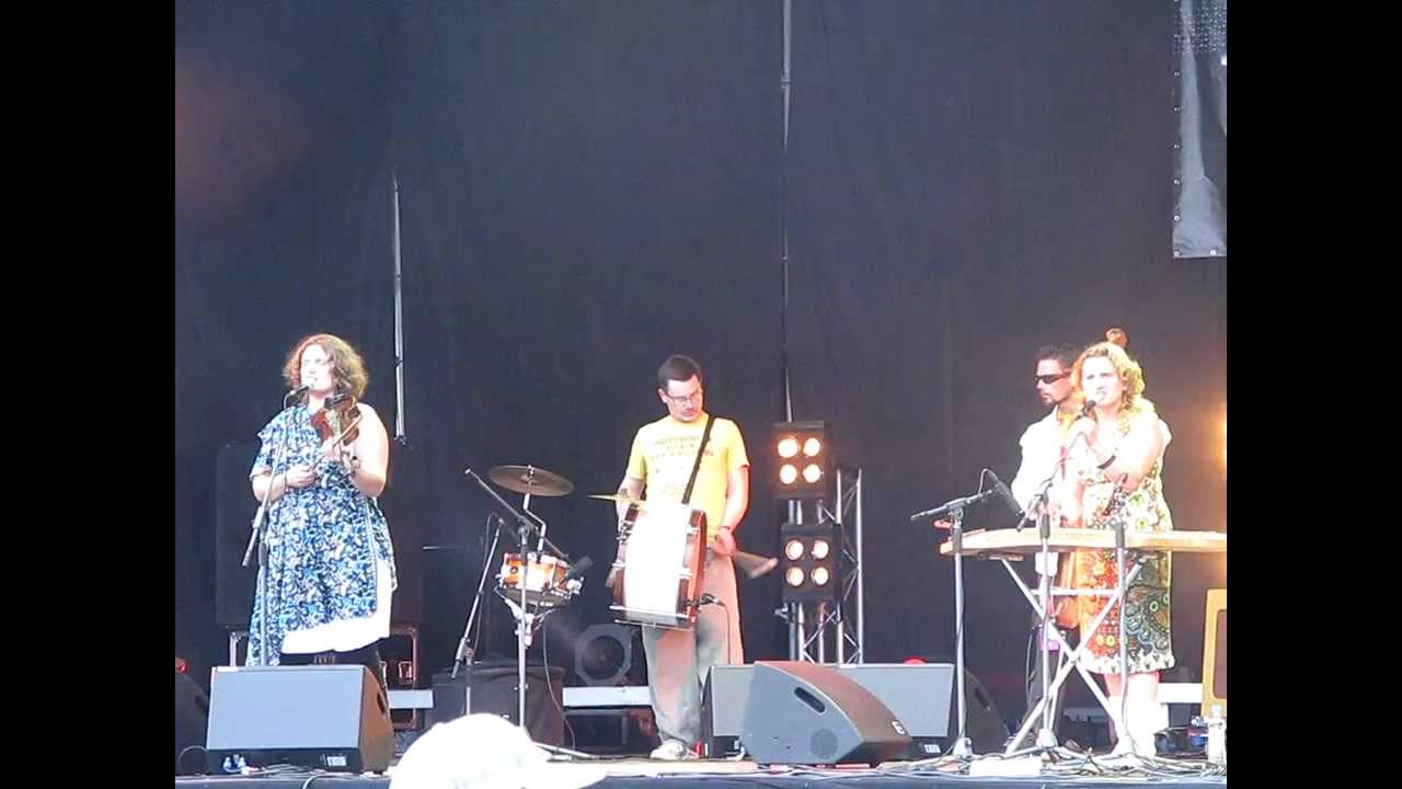 Kapela Ze Wsi Warszawa - Żurawie @ Off Festival 07.08.2011 - YouTube Kapela Ze Wsi Warszawa Zurawie