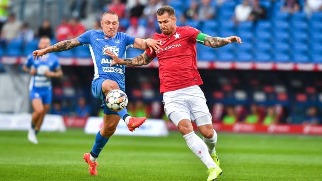 Kiedy wraca Ekstraklasa w 2025 roku? Ile trwa przerwa zimowa w polskiej Ile Trwa Przerwa W Meczu Piłki Nożnej