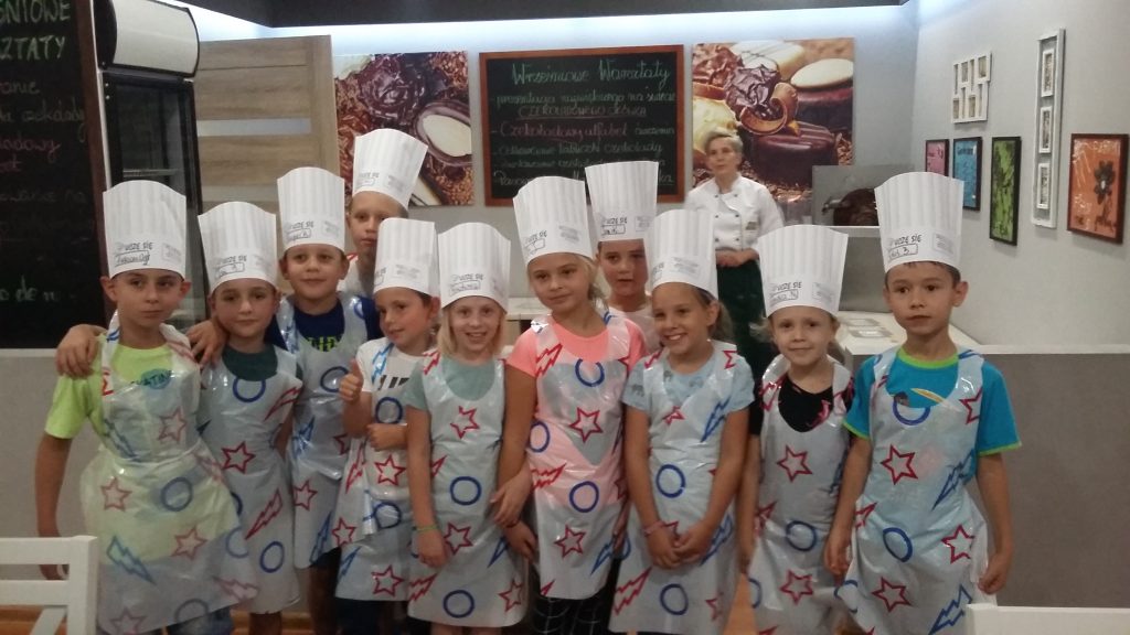 KLASA 2A W FABRYCE CZEKOLADY "COCO DE MER" - Zespół Szkolno Fabryka Czekolady Coco De Mer W Rzeszowie