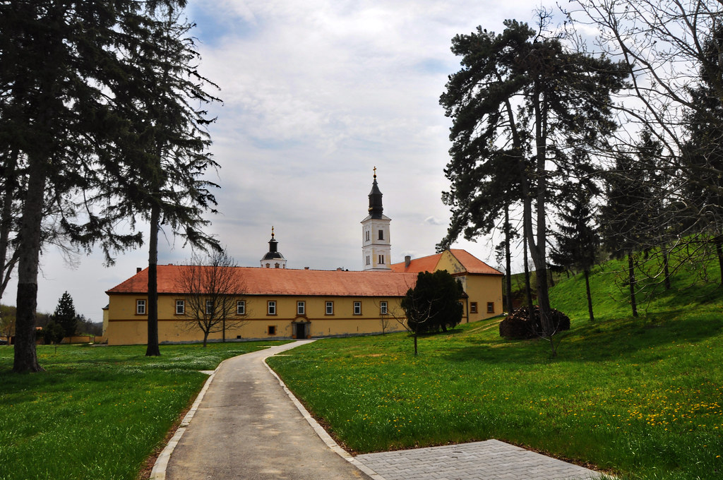 krušedol | en.wikipedia.org/wiki/Kru%c5%a1edol_monastery | Svetlana Krużganek Oświaty Co To Znaczy
