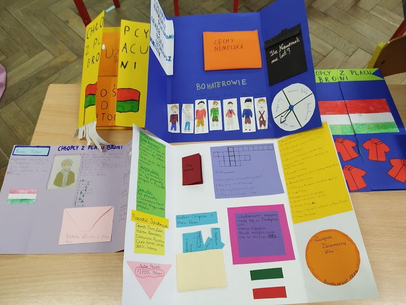 Lapbook- sposób na lekturę „Chłopcy z Placu Broni” - Szkola Podstawowa Chłopcy Z Placu Broni Lapbook