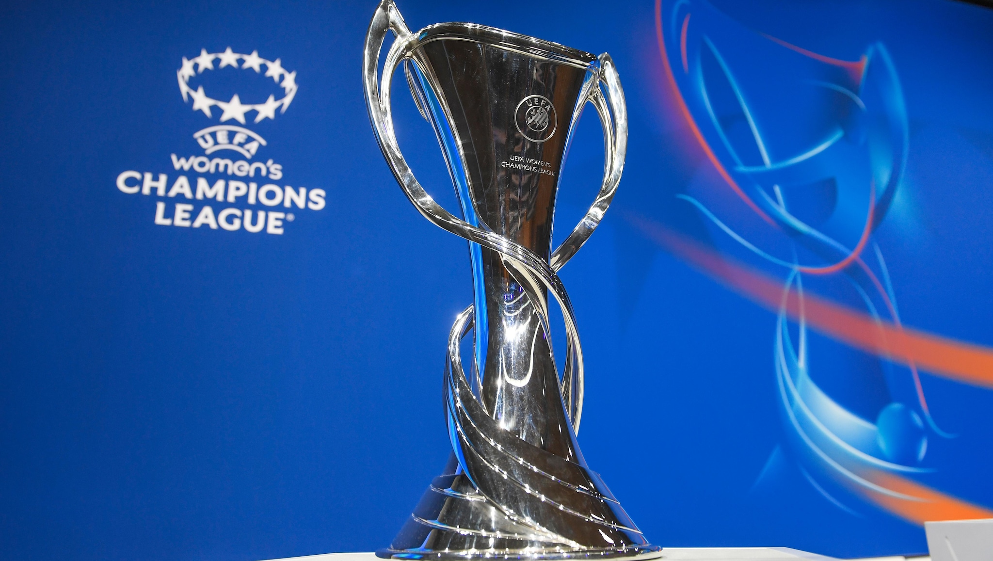 Le trophée de la Ligue des champions féminine, UEFA Women's Champions Ligue Des Champions Feminine