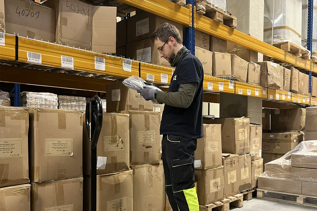 Logistics chain - a key component of the supply chain? Lancuch Logistyczny A Lancuch Dostaw Roznice