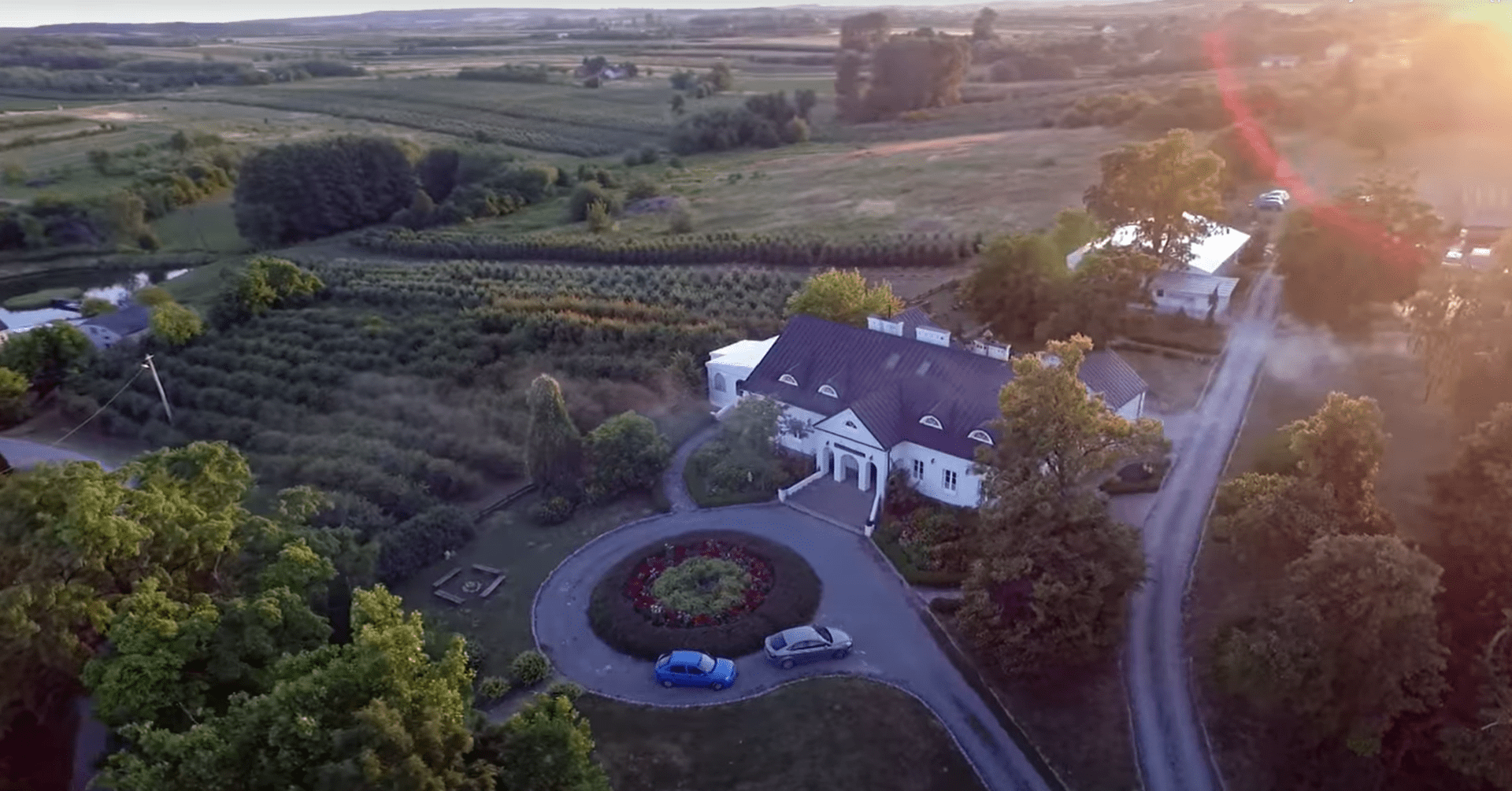 Magiczne miejsce – Dwór na Wichrowym Wzgórzu [FOTO, VIDEO] | W Cieniu Jak Kupić Dom W Wichrowym Tronie