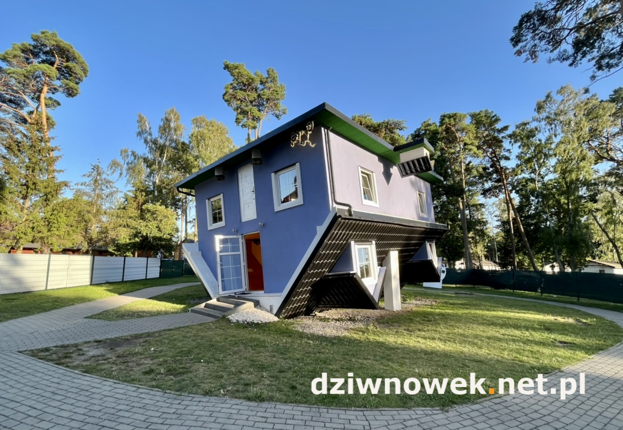 Magiczny domek „do góry nogami”- Pobierowo Dom Do Góry Nogami Władysławowo Godziny Otwarcia