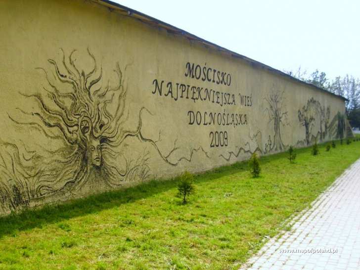 Malowidło na ścianie budynku - Mościsko Malowidło Na ścianie Budynku Krzyżówka