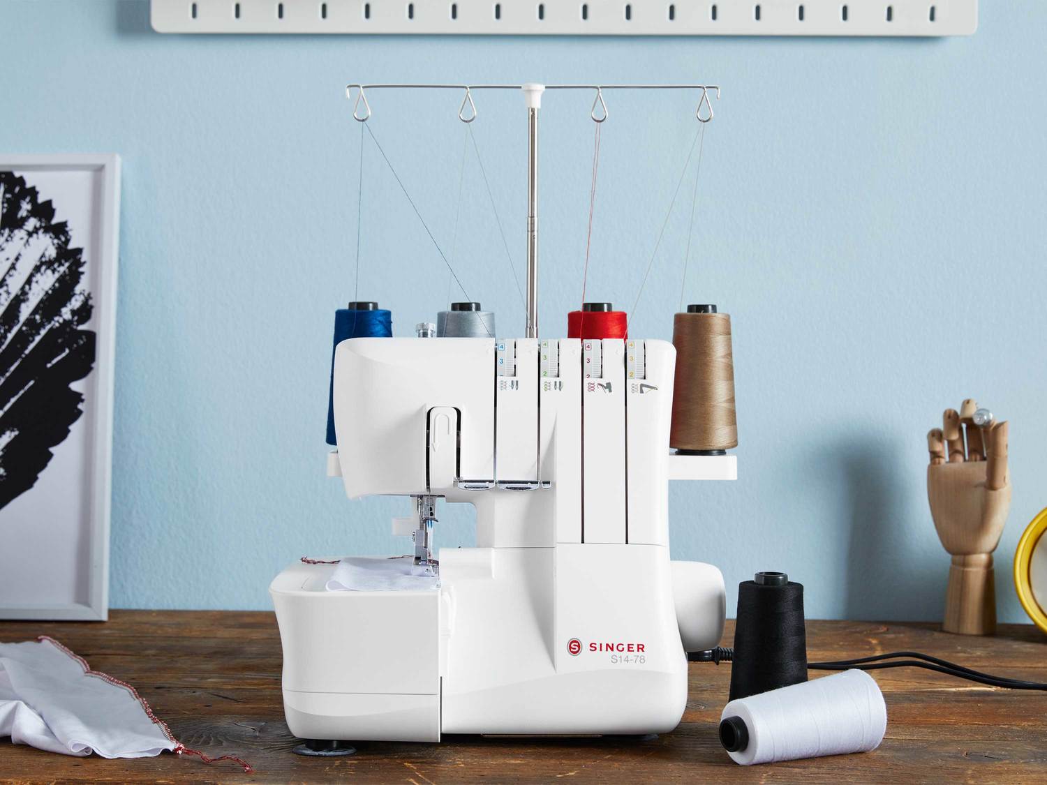 Maszyna do szycia owerlok S14-78 overlock Singer, Szycie, krawiectwo Maszyna Do Szycia Biedronka 2019