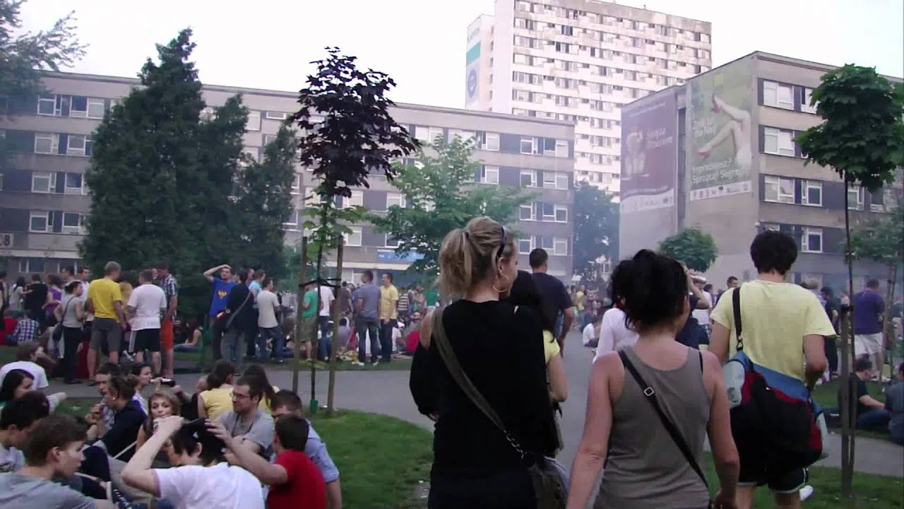 Miasteczko studenckie AGH - grille (Juwenalia Kraków 2011) - YouTube Biuro Rzeczy Znalezionych Miasteczko Agh