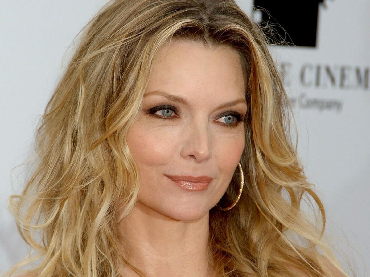 Michelle Pfeiffer: Height, Age, Movies, Net Worth, Facts, and Husband How Tall Is Michelle Pfeiffer