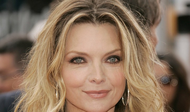 Michelle Pfeiffer Height and Weight Stats - PK Baseline- How Celebs Get How Tall Is Michelle Pfeiffer