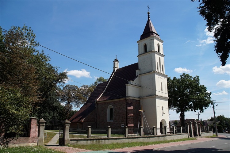 Mierzyn - Kościół parafialny pw. Św. Mikołaja. Atrakcje turystyczne Parafia św Mikołaja W Mierzynie