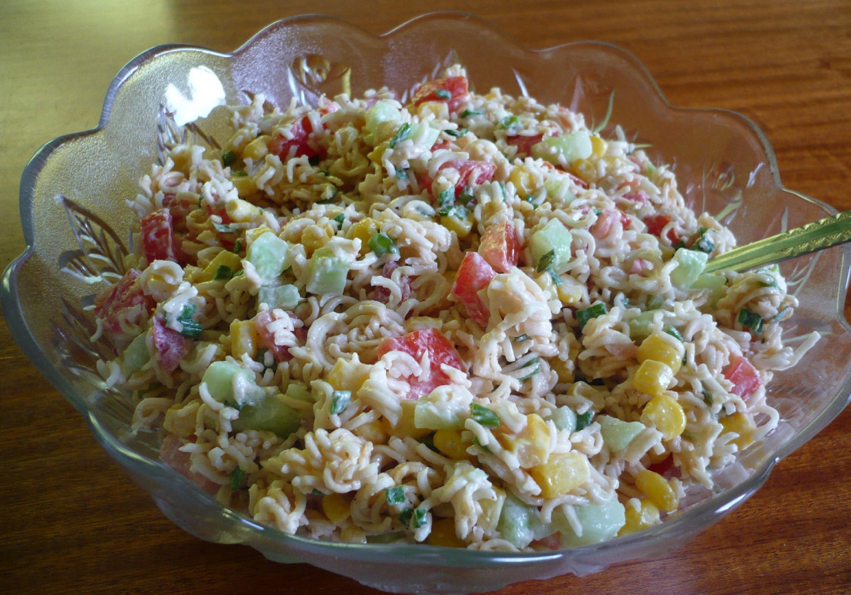 Najlepsza Salatka Z Zupek Chinskich Z Kurczakiem - Margaret Wiegel Salatka Z Zupek Chinskich Z Kurczakiem I Jajkiem