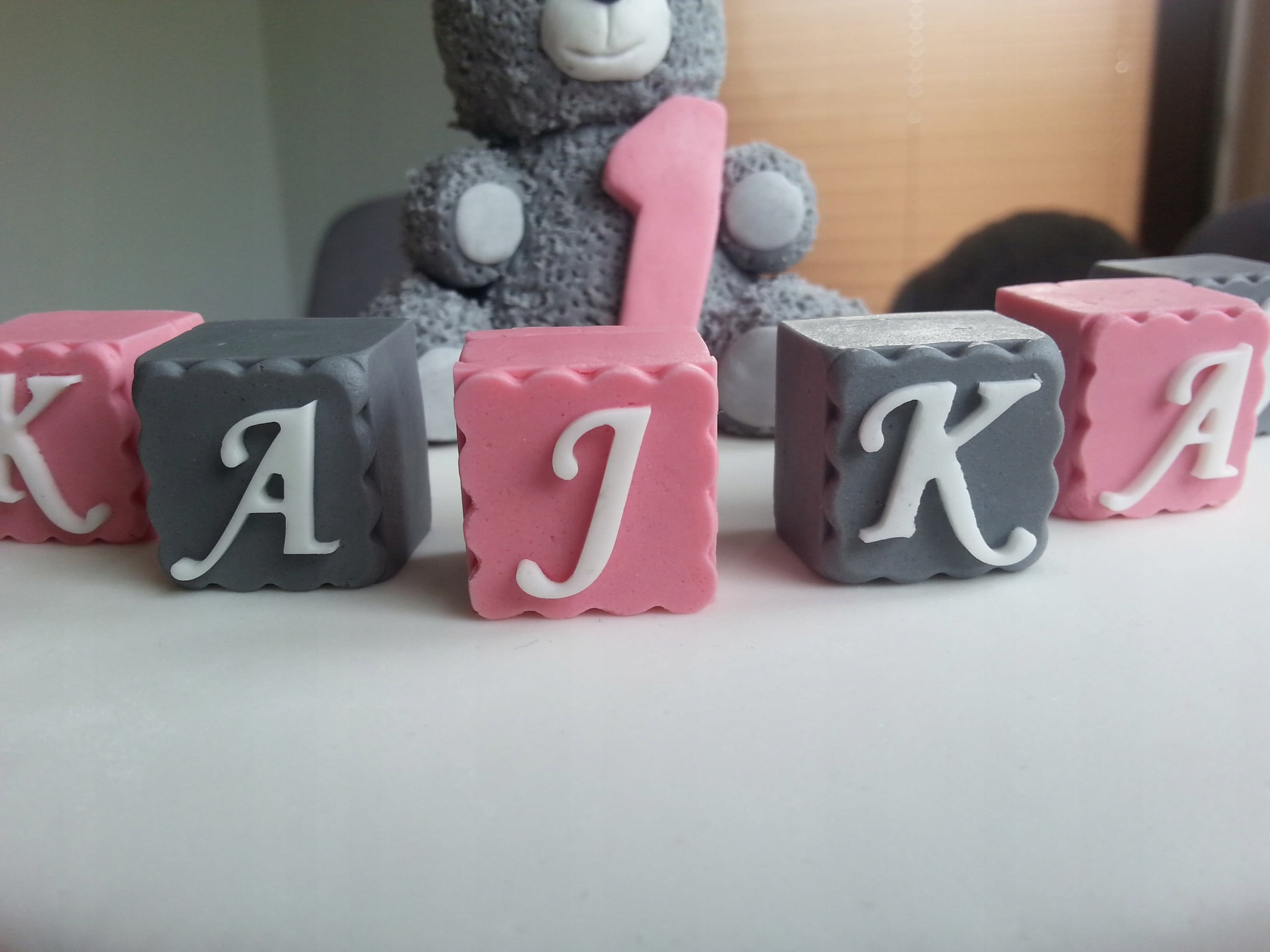 Napis dekoracyjny alfabet litery kostka na tort 9880419700 - Allegro.pl Motyw Dekoracyjny W Ksztalcie Litery S