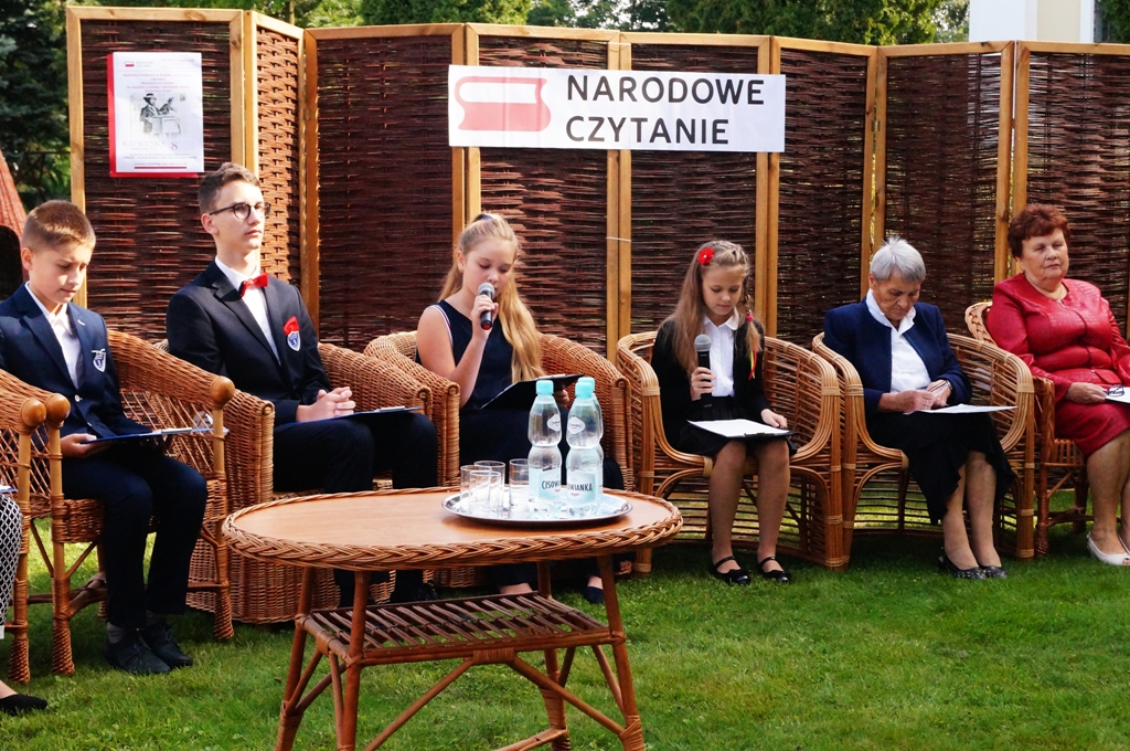 Narodowe Czytanie noweli „Katarynka” Bolesława Prusa na dziedzińcu Podaj Informacje Dotyczące Noweli Bolesława Prusa Katarynka