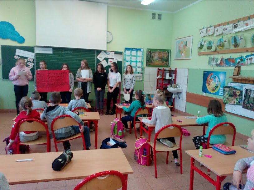 NIE BIEGAJ PO KORYTARZACH I SCHODACH W SZKOLE!!!! – Szkoła Podstawowa Zaprojektuj Znaki Zakaz Biegania Po Szkolnych Korytarzach