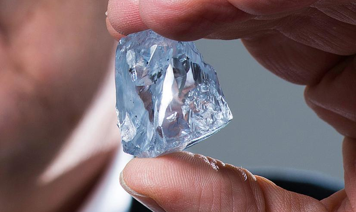 Niezwykły diament znaleziony w Afryce - rp.pl Największym Afrykańskim Producentem Diamentów Jest