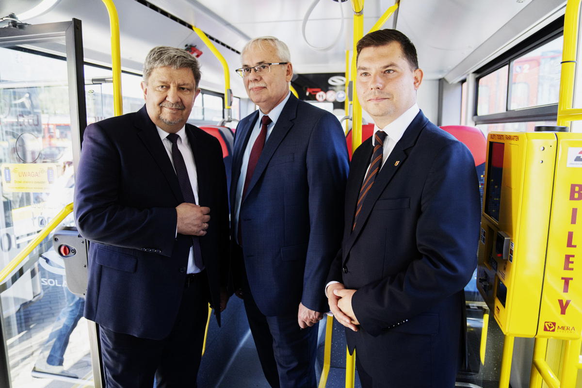 W Autobusie Jechało 17 Pasażerów