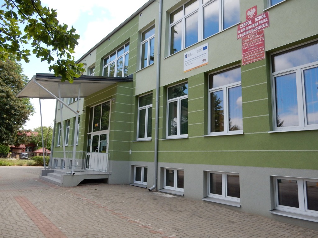 Nowe oblicze Zespołu Szkół w Dąbrowie Białostockiej [Zdjęcia] Szkola Podstawowa W Dabrowie Bialostockiej