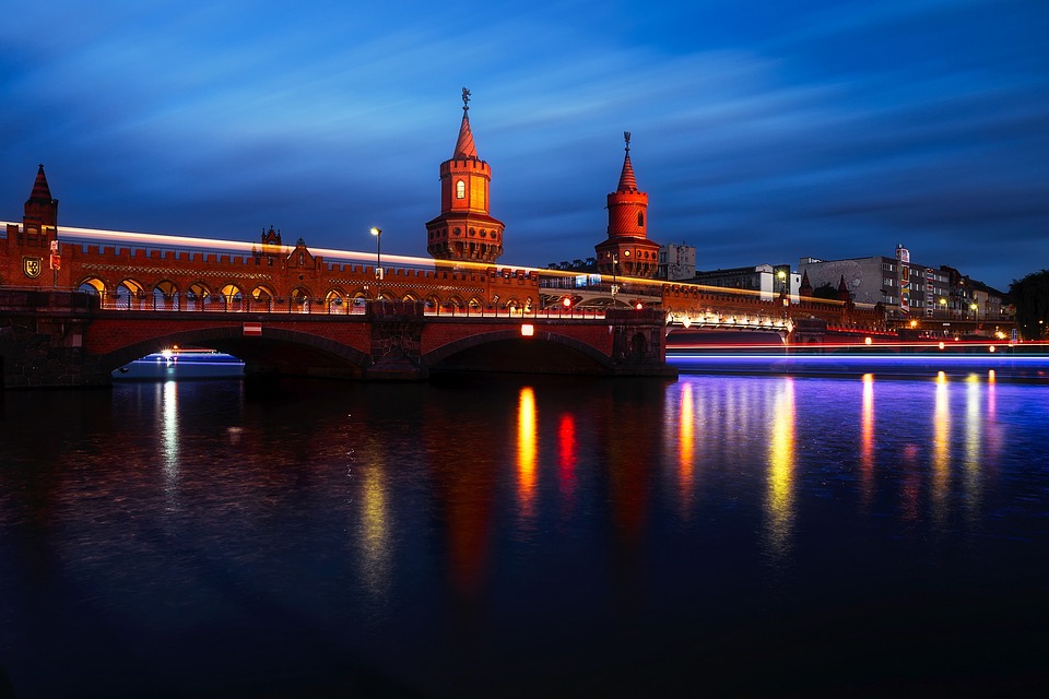 Oberbaumbrücke Berlin Niemcy · Free photo on Pixabay Jaka Rzeka Płynie Przez Berlin